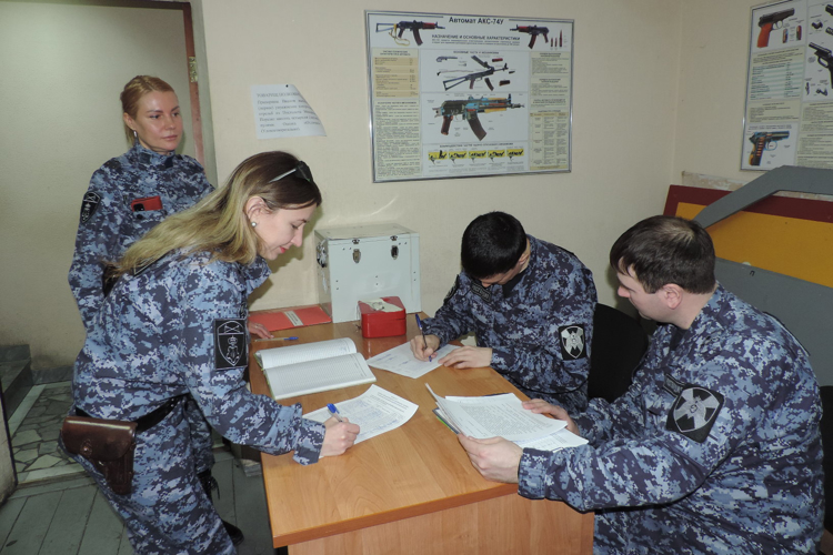 В Казани прошло отборочное соревнование по практической стрельбе среди сотрудников вневедомственной охраны территориального Управления Росгвардии