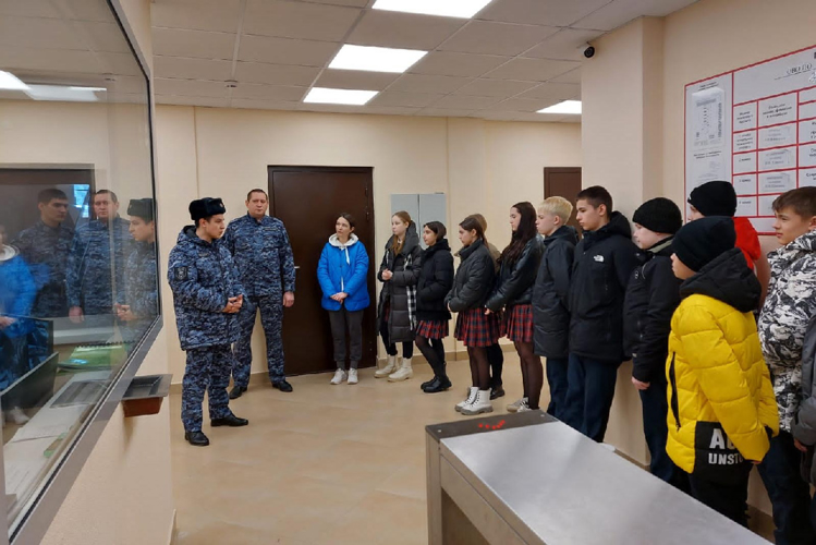 Сотрудники нижнекамского отдела вневедомственной охраны провели патриотические мероприятия для детей