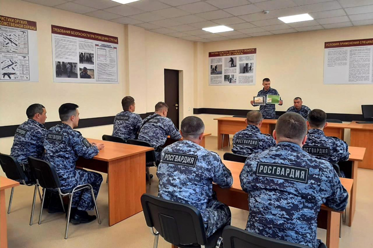 В Татарстане росгвардейцы и ветераны вневедомственной охраны провели мероприятия в память о трагедии на Чернобыльской АЭС