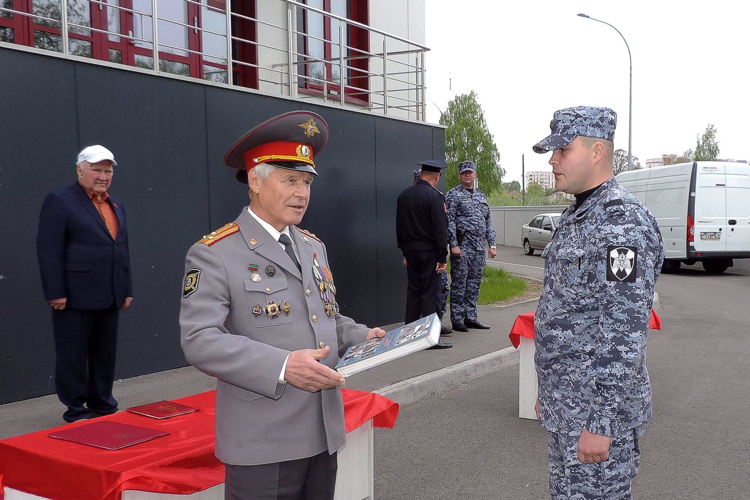 В Татарстане приняло присягу молодое пополнение вневедомственной охраны Росгвардии 
