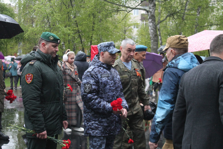 Военнослужащие казанского полка Росгвардии приняли участие в торжественном митинге, посвящённом Дню Победы 