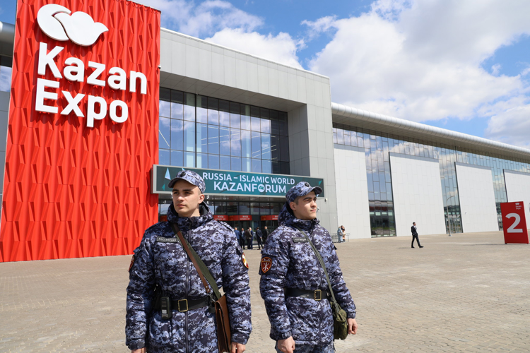 Росгвардейцы обеспечивают безопасность ХV Международного экономического форума «Россия – Исламский мир: KazanForum»