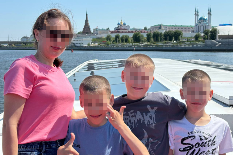 В казанском полку Росгвардии организовали речную прогулку для детей участников специальной военной операции