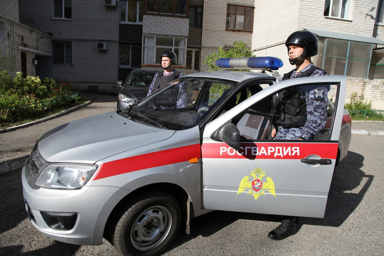 В Татарстане росгвардейцы задержали мужчину, подозреваемого в нанесении смертельного ножевого ранения приятелю