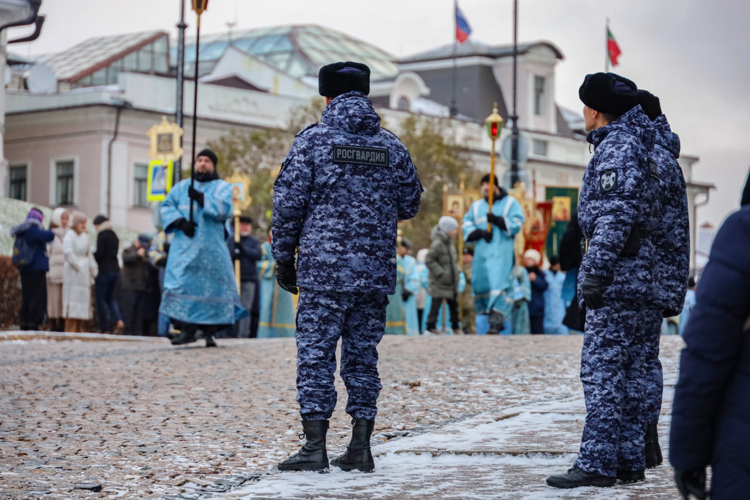 В Казани Росгвардия приняла участие в обеспечении безопасности крестного хода