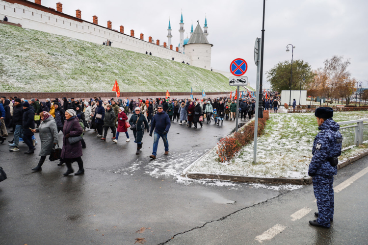 В Казани Росгвардия приняла участие в обеспечении безопасности крестного хода