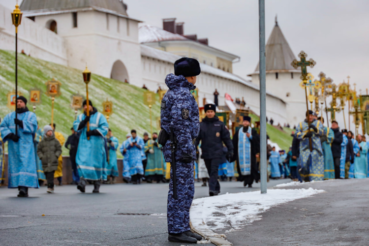 В Казани Росгвардия приняла участие в обеспечении безопасности крестного хода