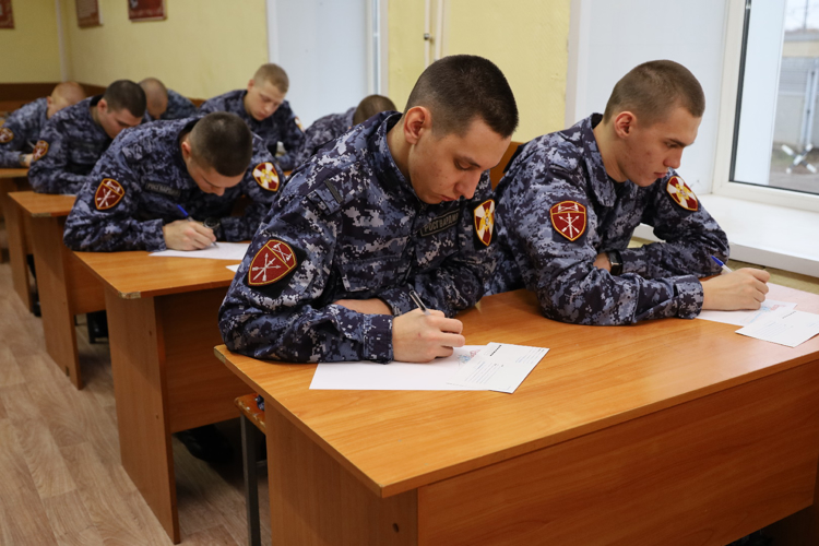 В Татарстане росгвардейцы присоединились к всероссийской ведомственной акции «С любовью к маме»