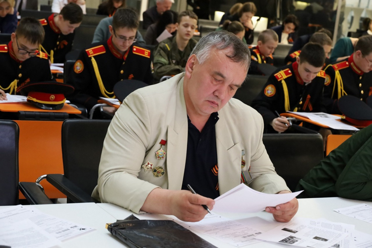 В Татарстане ветераны вневедомственной охраны Росгвардии принимают поздравления по случаю Дня ветеранов войск правопорядка 
