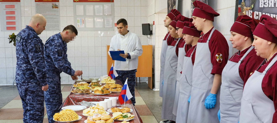 В Казанском специальном моторизованном полку Росгвардии прошел конкурс профессионального мастерства среди военных поваров  