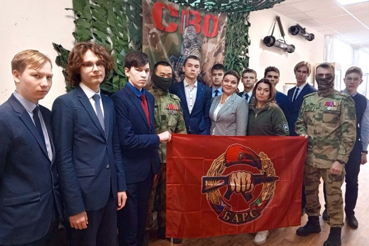 Урок мужества в казанском лицее: школьники прикоснулись к героизму военнослужащих спецназа Росгвардии