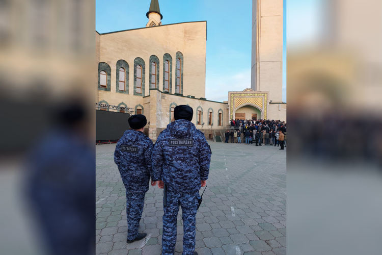 Росгвардейцы приняли участие в обеспечении безопасности празднования Ураза-байрам в Татарстане
