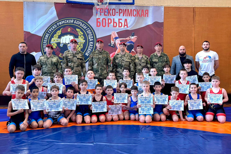 В Казани юные борцы провели сборы в спецназе Росгвардии