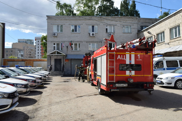 В Казани сотрудники Росгвардии и представители ГУ МЧС России по РТ провели совместное пожарно-тактическое учение
