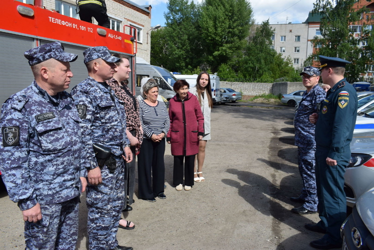 В Казани сотрудники Росгвардии и представители ГУ МЧС России по РТ провели совместное пожарно-тактическое учение