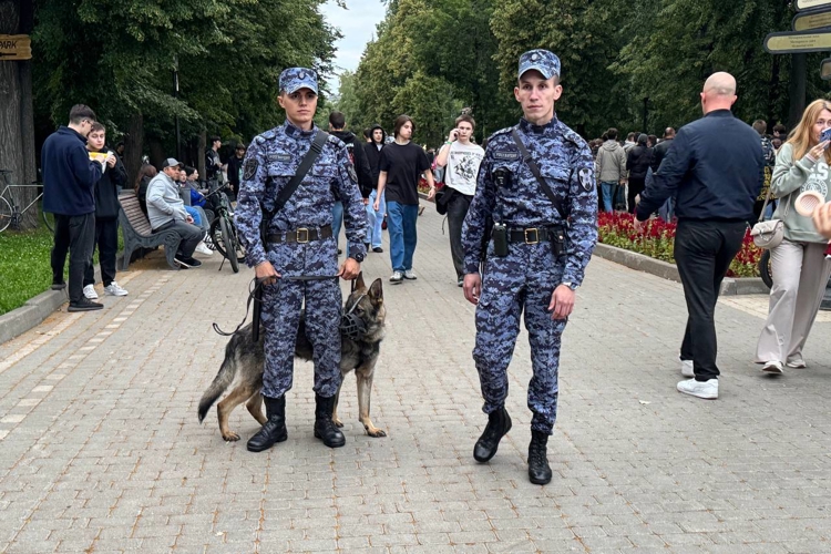 Росгвардейцы выполнили задачи по охране общественного порядка во время фестиваля VK Fest и празднования Дня молодёжи в Казани