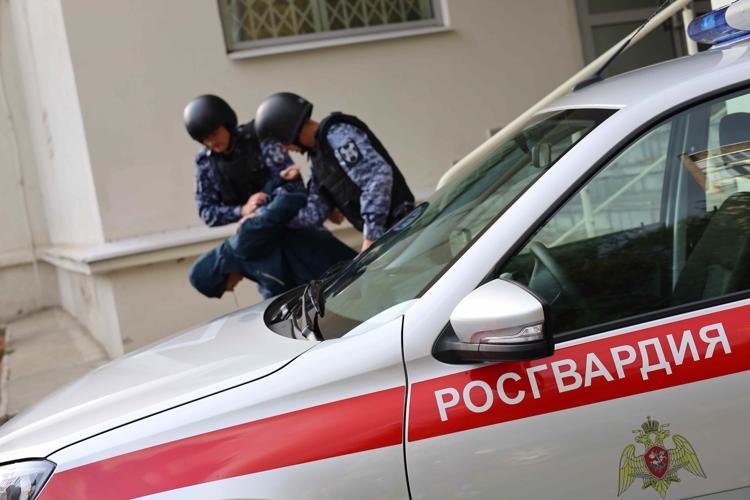 В Казани сотрудники Росгвардии задержали подозреваемого в грабеже