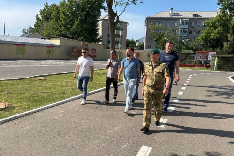 Администрация Кировского и Московского районов Казани и полк Росгвардии согласовали планы по благоустройству военного городка