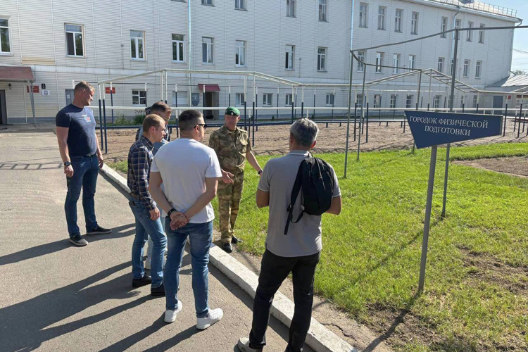 Администрация Кировского и Московского районов Казани и полк Росгвардии согласовали планы по благоустройству военного городка