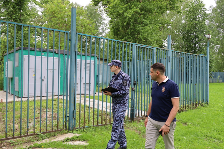 В Татарстане росгвардейцы проверяют, как обеспечена безопасность детей в детских оздоровительных лагерях