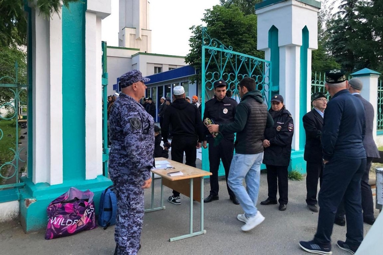 Росгвардейцы выполнили задачу по охране общественного порядка во время празднования Курбан-байрама в Татарстане