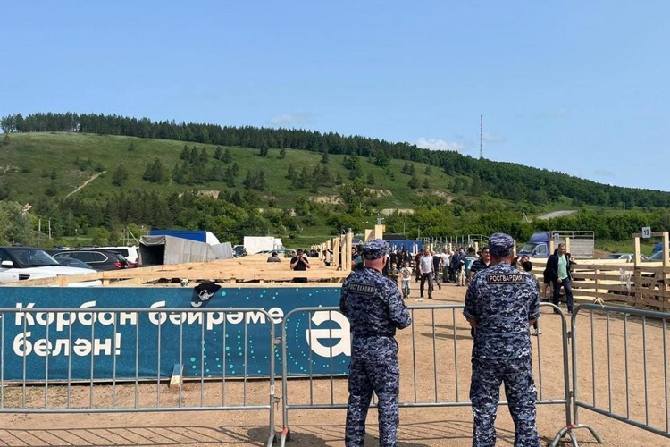 Росгвардейцы выполнили задачу по охране общественного порядка во время празднования Курбан-байрама в Татарстане