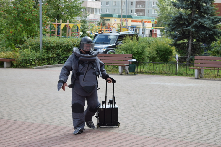 В Казани сотрудники Росгвардии приняли участие во всероссийских учениях по отработке действий при террористических угрозах в образовательных учреждениях 