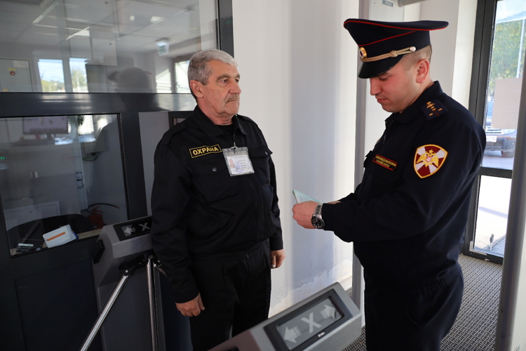 В Татарстане Росгвардия выполнила задачи по обеспечению безопасности во время мероприятий Единого дня голосования