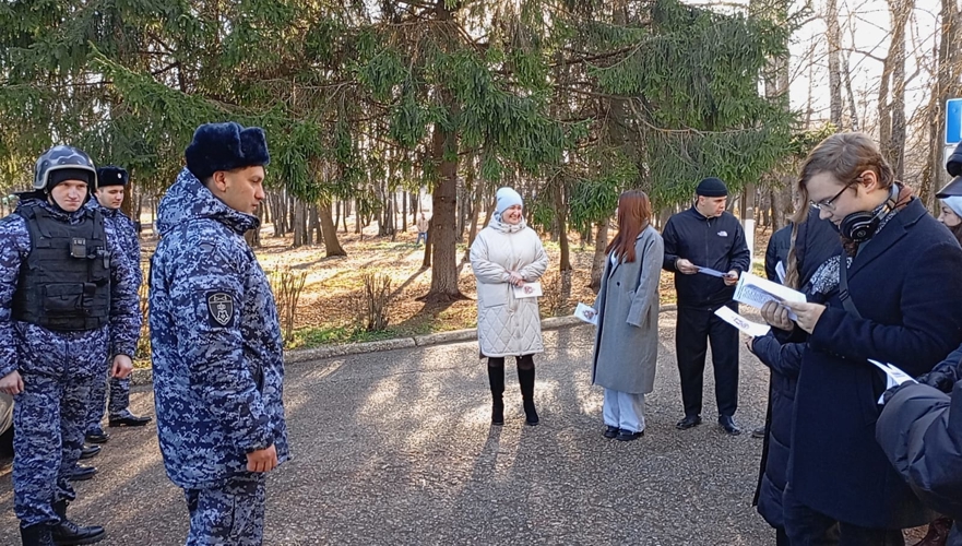 В Бугульме росгвардейцы провели профориентационную акцию по набору на службу