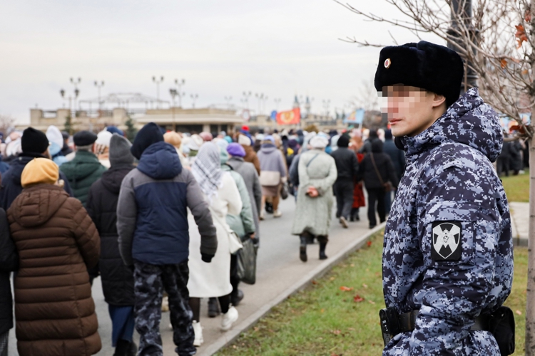 В Казани Росгвардия приняла участие в обеспечении безопасности крестного хода