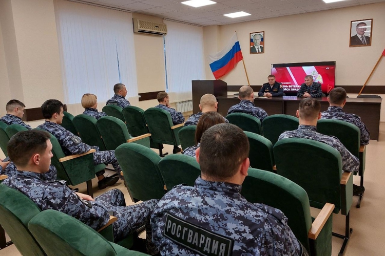 В Нижнекамском отделе вневедомственной охраны Росгвардии отметили День ветеранов органов правопорядка