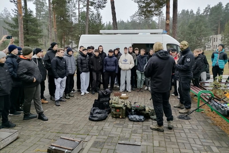 В Казани сотрудники Росгвардии провели профориентационную встречу с участниками олимпиады «Служу Отчизне! Служу народу!»