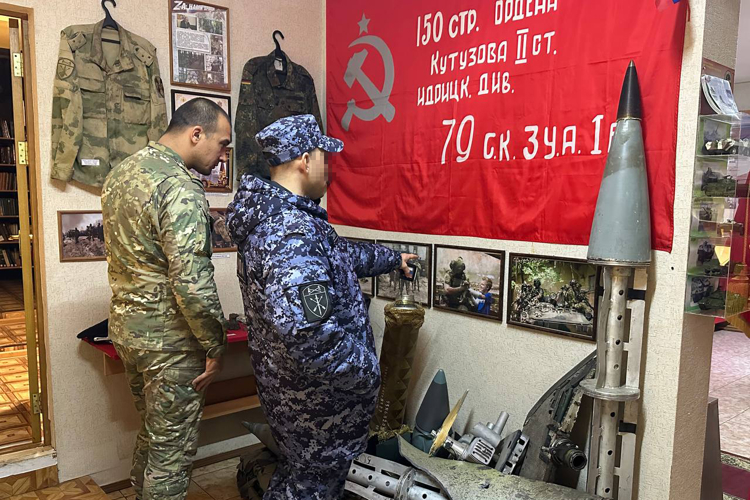 Военнослужащие казанского полка Росгвардии встретились с Героем России Расимом Баксиковым