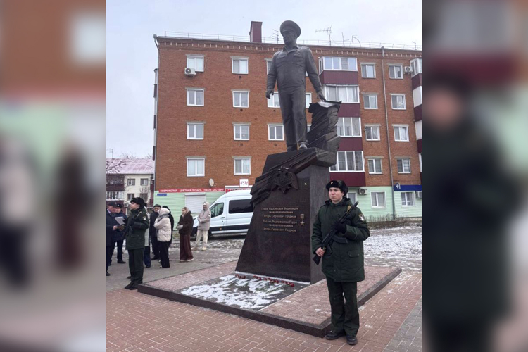 В Чистополе росгвардейцы почтили память Героев Отечества