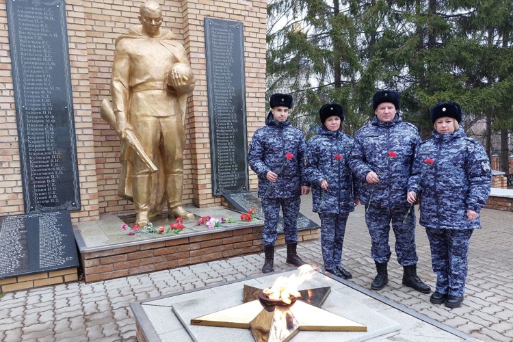 В Татарстане сотрудники Росгвардии приняли участие в памятных мероприятиях, посвященных Дню Неизвестного Солдата 