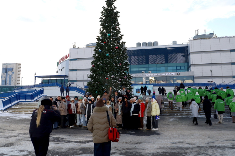  В Казани Росгвардия приняла участие в обеспечении общественной безопасности во время проведения Республиканской ёлки