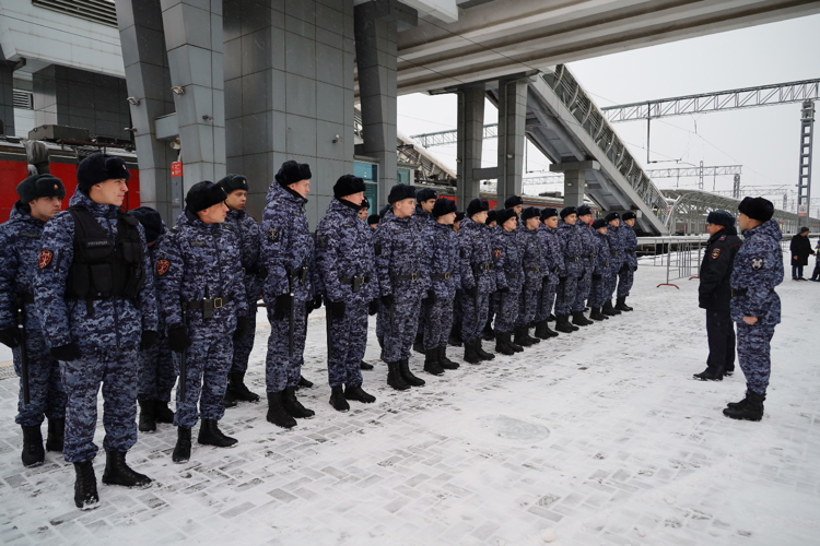 Росгвардия обеспечила безопасность Поезда Деда Мороза в Казани