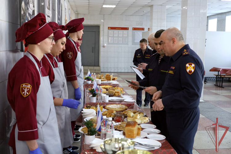 В Казанском специальном моторизованном полку Росгвардии состоялся конкурс профессионального мастерства среди военных поваров