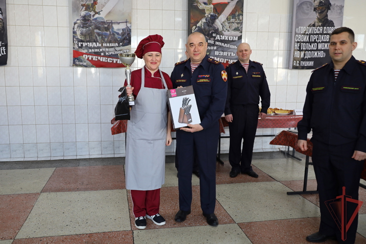 В Казанском специальном моторизованном полку Росгвардии состоялся конкурс профессионального мастерства среди военных поваров