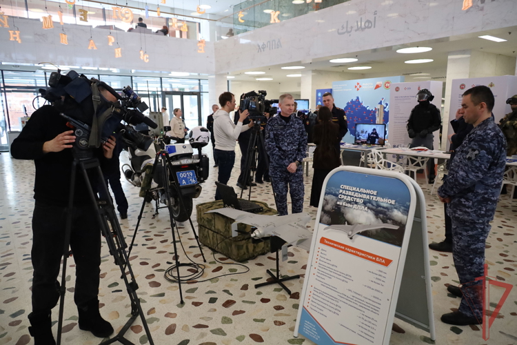 В Казани представители Росгвардии приняли участие в ярмарке вакансий для участников военной спецоперации