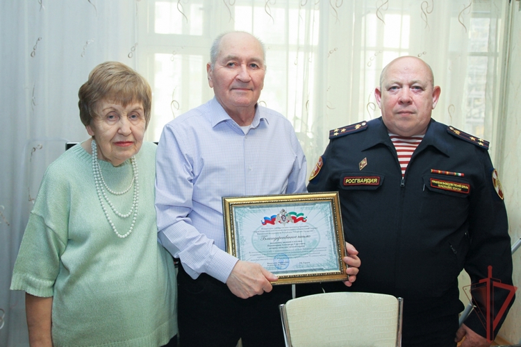 В Казани 75-летний юбилей отмечает ветеран вневедомственной охраны Росгвардии полковник милиции в отставке Александр Подковырин