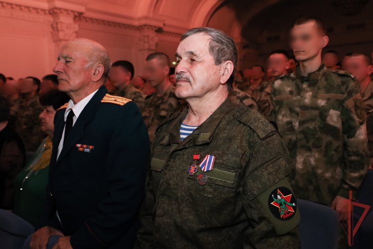 В Казани отметили 80-ю годовщину образования воинских частей Росгвардии по охране важных государственных объектов