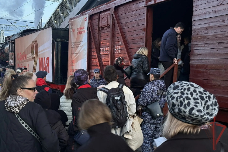 В Казани росгвардейцы выполнили задачу по обеспечению безопасности «Поезда Победы»