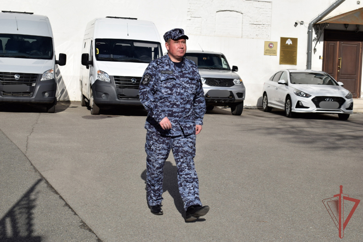 Казанский сотрудник вневедомственной охраны Росгвардии стал героем рубрики «Знай наших» 