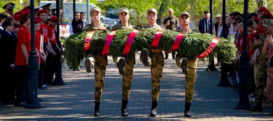 Военнослужащие казанского батальона Росгвардии по охране важных государственных объектов почтили память героев