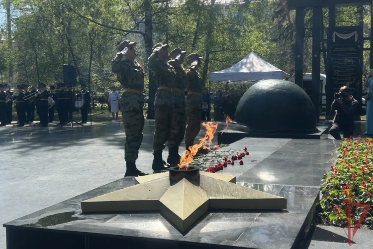 Военнослужащие казанского батальона Росгвардии по охране важных государственных объектов почтили память героев