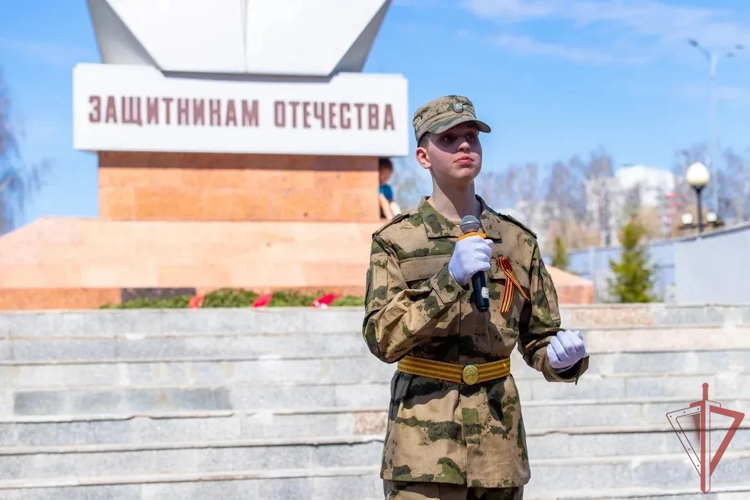 Военнослужащие казанского батальона Росгвардии по охране важных государственных объектов почтили память героев