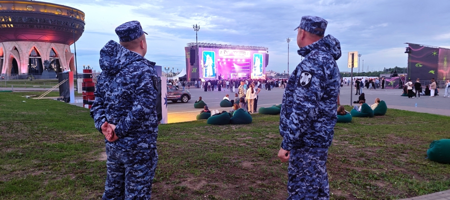 В Казани росгвардейцы выполнили задачи по обеспечению безопасности общегородского выпускного
