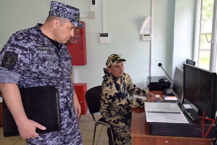 Сотрудники Росгвардии в Татарстане проверяют, как обеспечена безопасность детей в оздоровительных лагерях