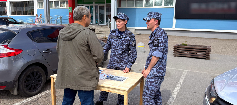 В г. Зеленодольске провела работу агитационная группа сотрудников вневедомственной охраны Росгвардии